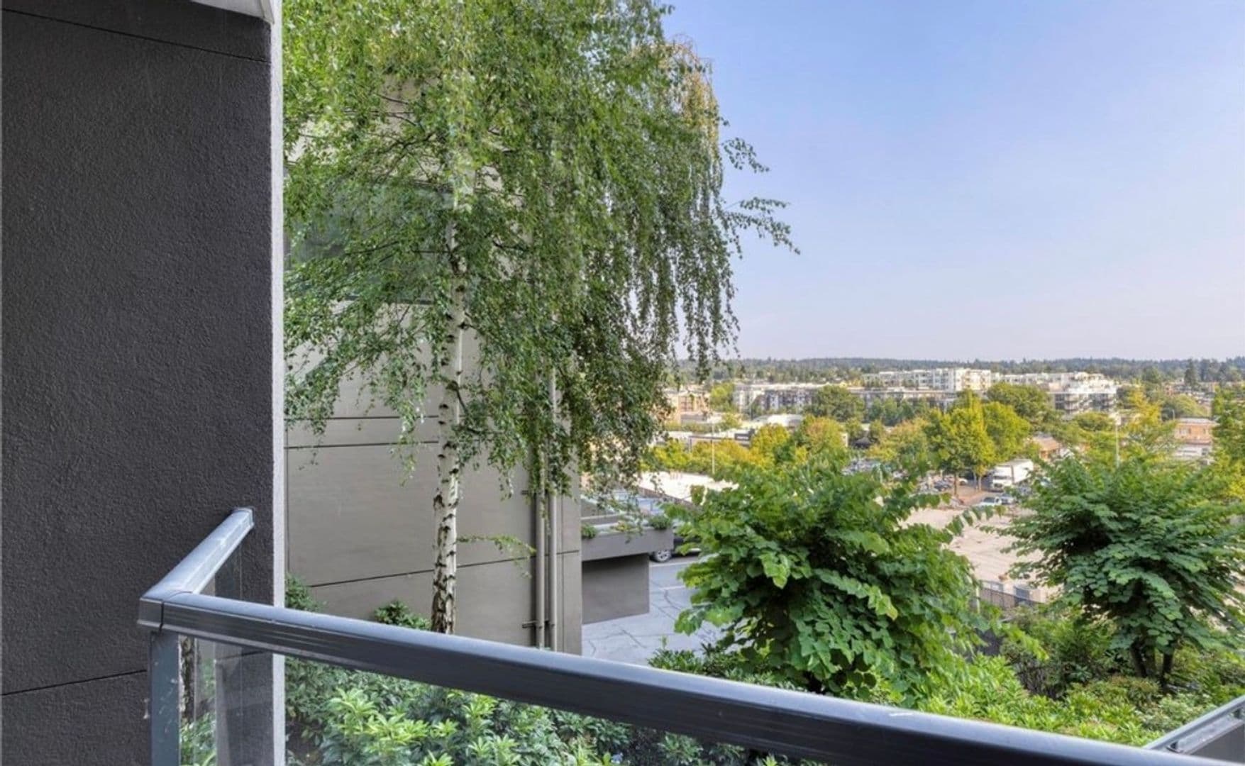 Kirkland Condo: 220 1st St