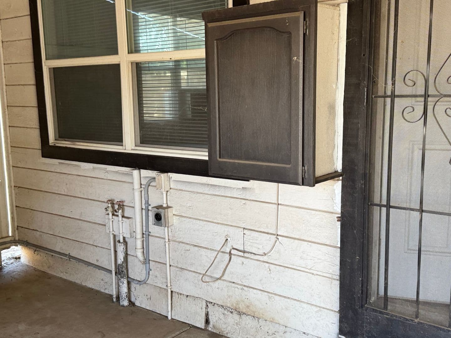 Visalia House: 16544 Avenue 291