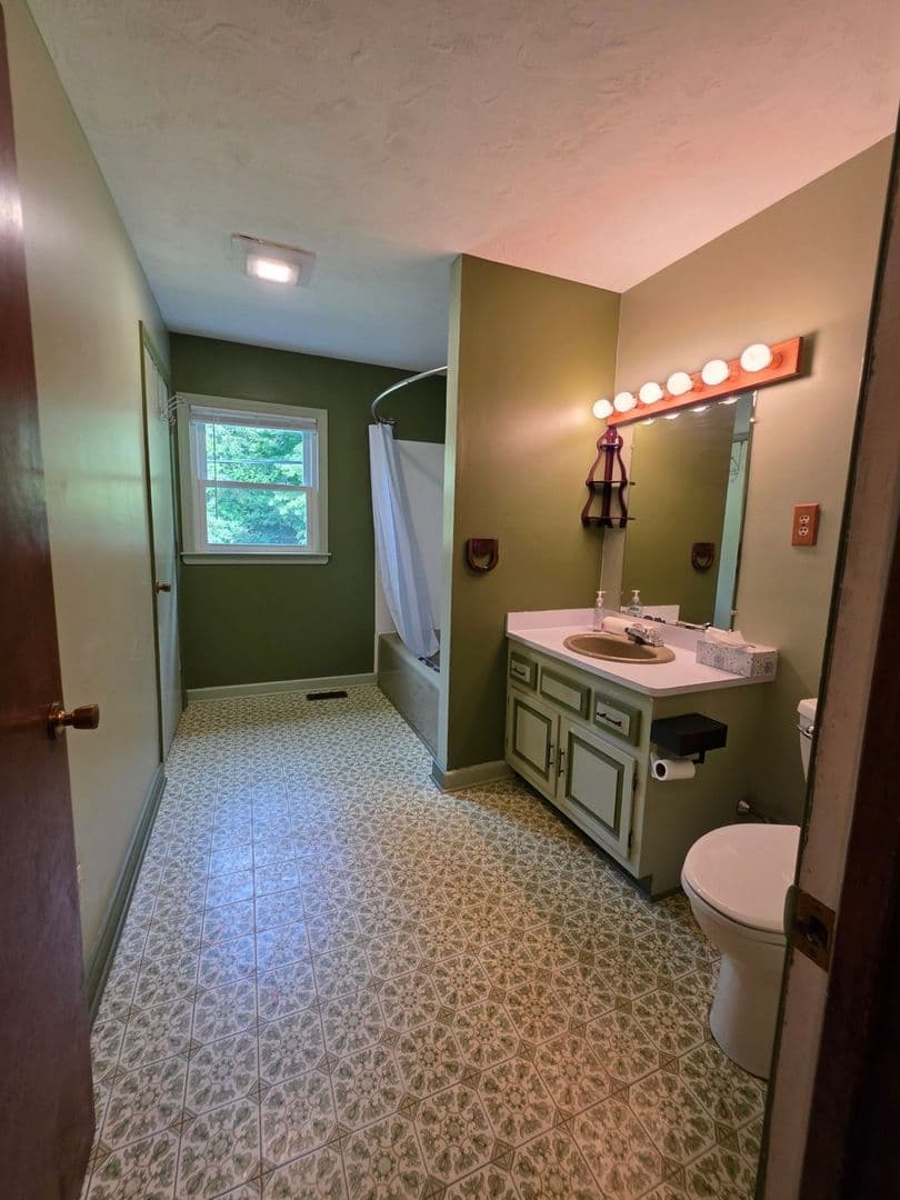 South Barre Townhome: 8 Church St