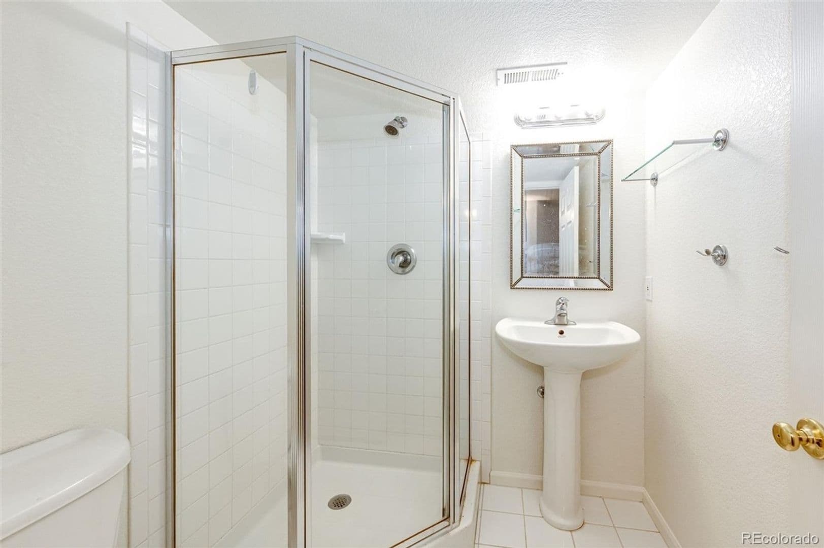 Englewood House: 16475 E Phillips Pl