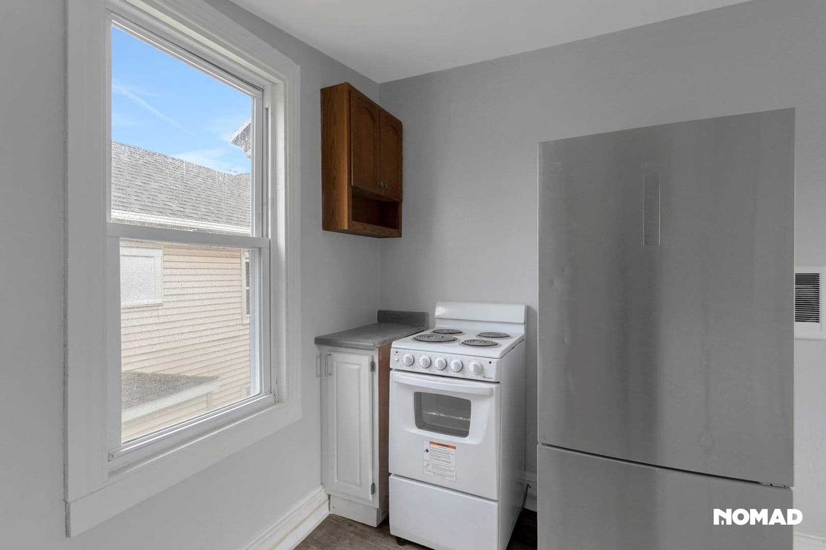 Salem Townhome: 380 E Broadway