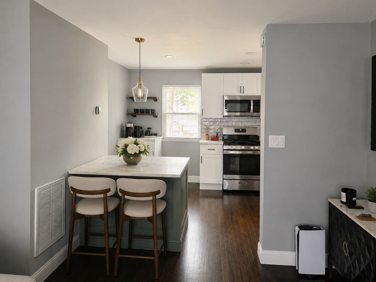 Rahway House: 544 E Milton Ave