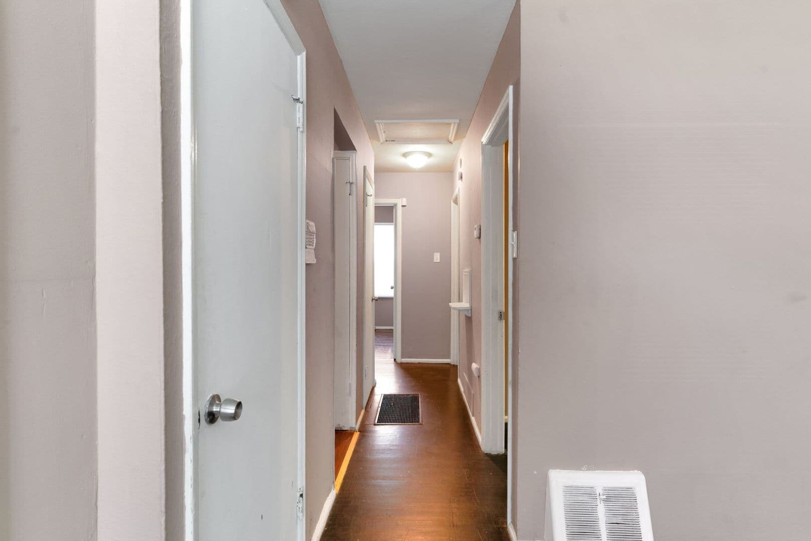 Saint Louis House: 300 Estridge Rd