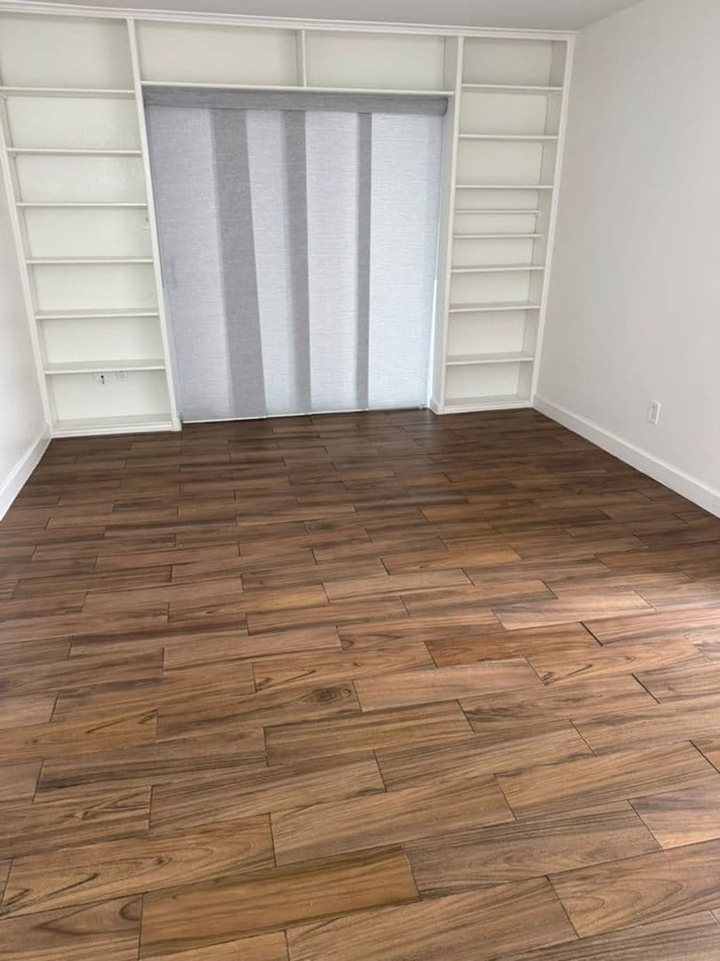 Houston Condo: 2744 Briarhurst Dr