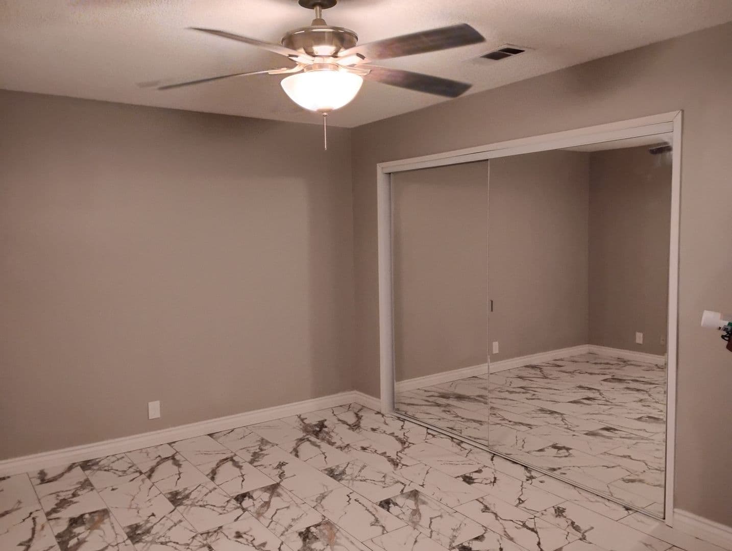 Lancaster House: 44755 Jefferson Ct
