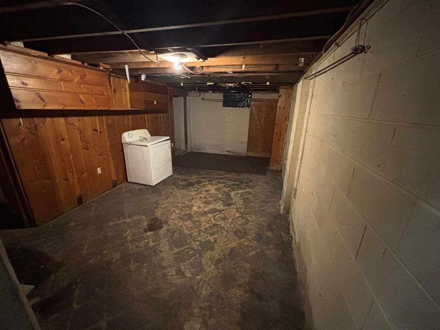 Lansing House: 1216 W Mount Hope Ave