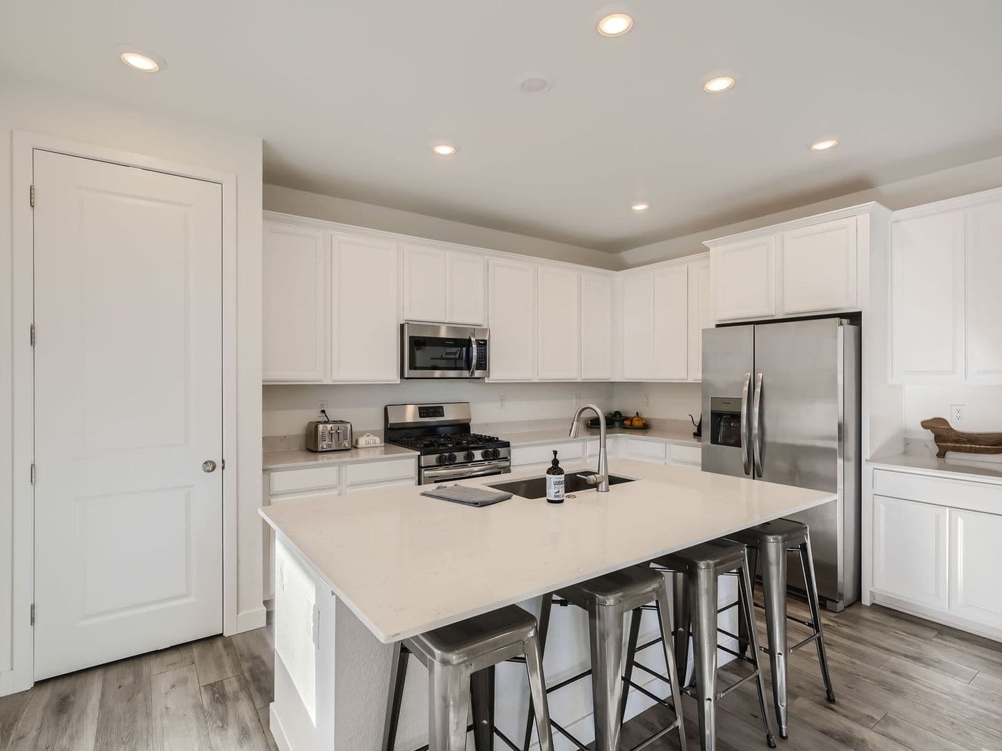 Longmont House: 12885 Bay St