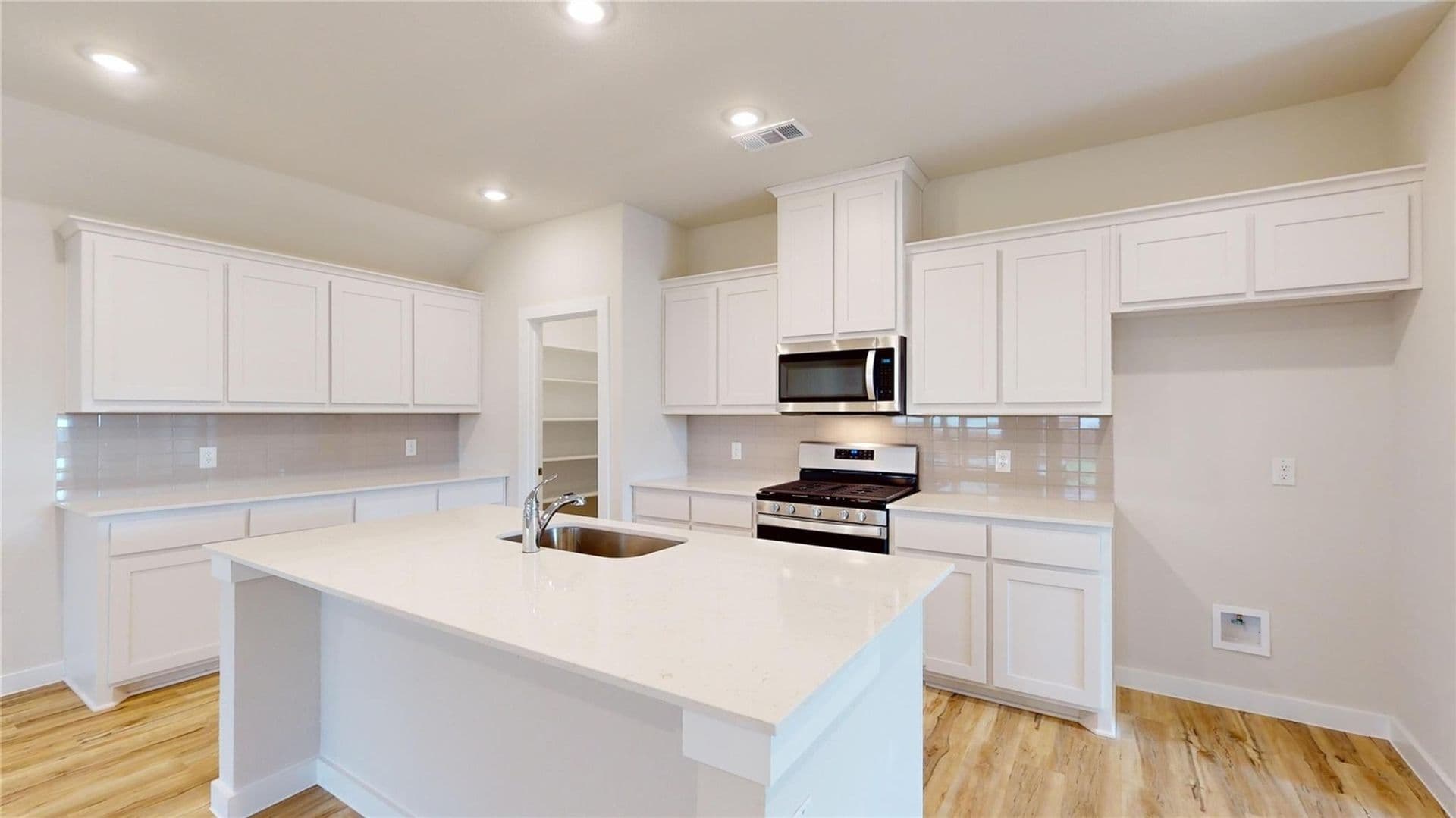 Royse City House: 358 Fire Rock Dr