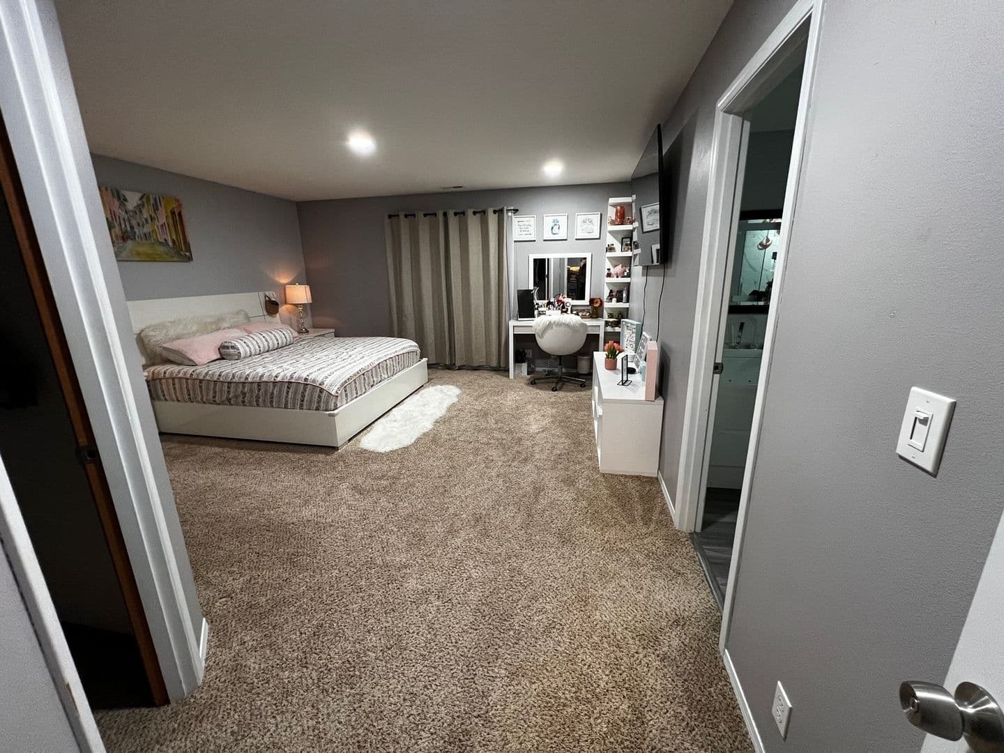 Kent House: 29088 215th Pl SE