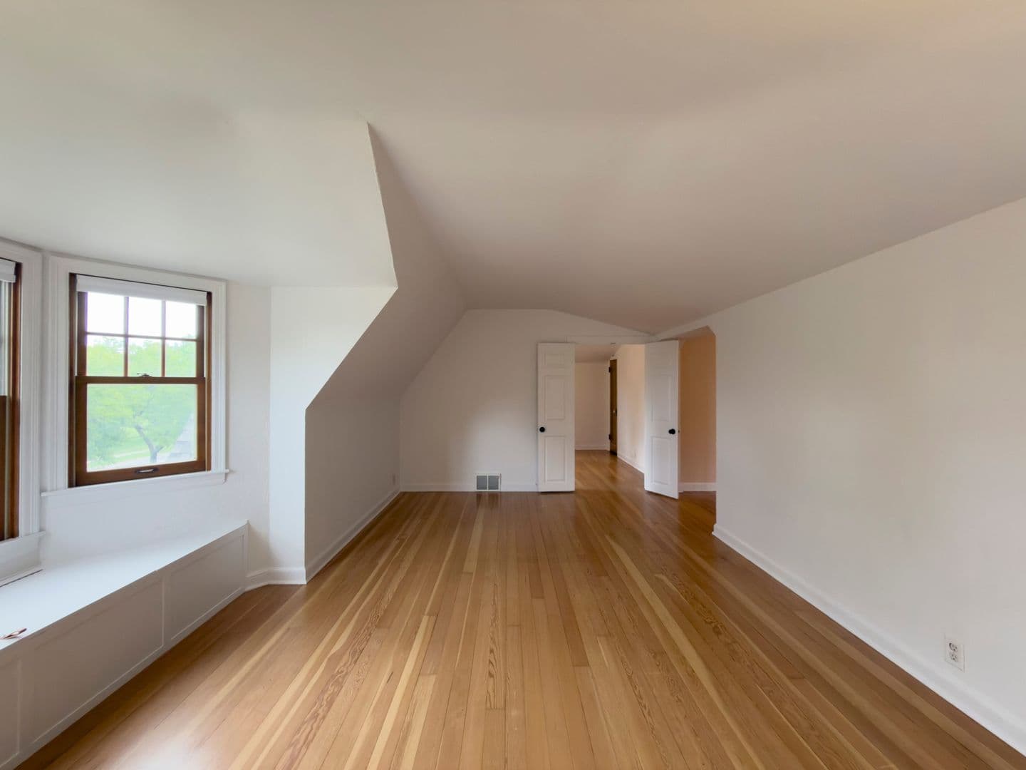 Minneapolis Townhome: 5000 Cedar Ave S