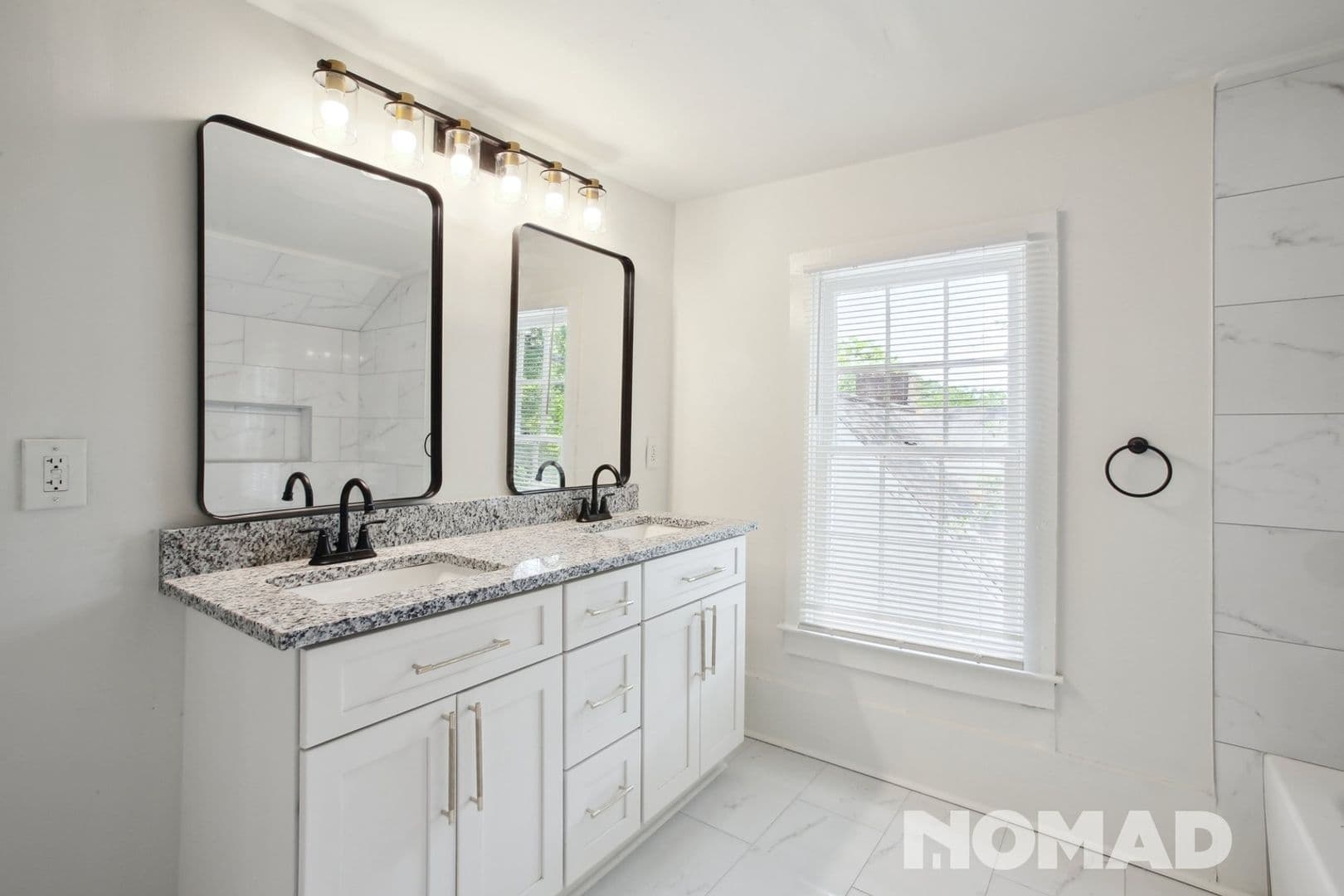 Atlanta House: 1370 Carnegie Ave