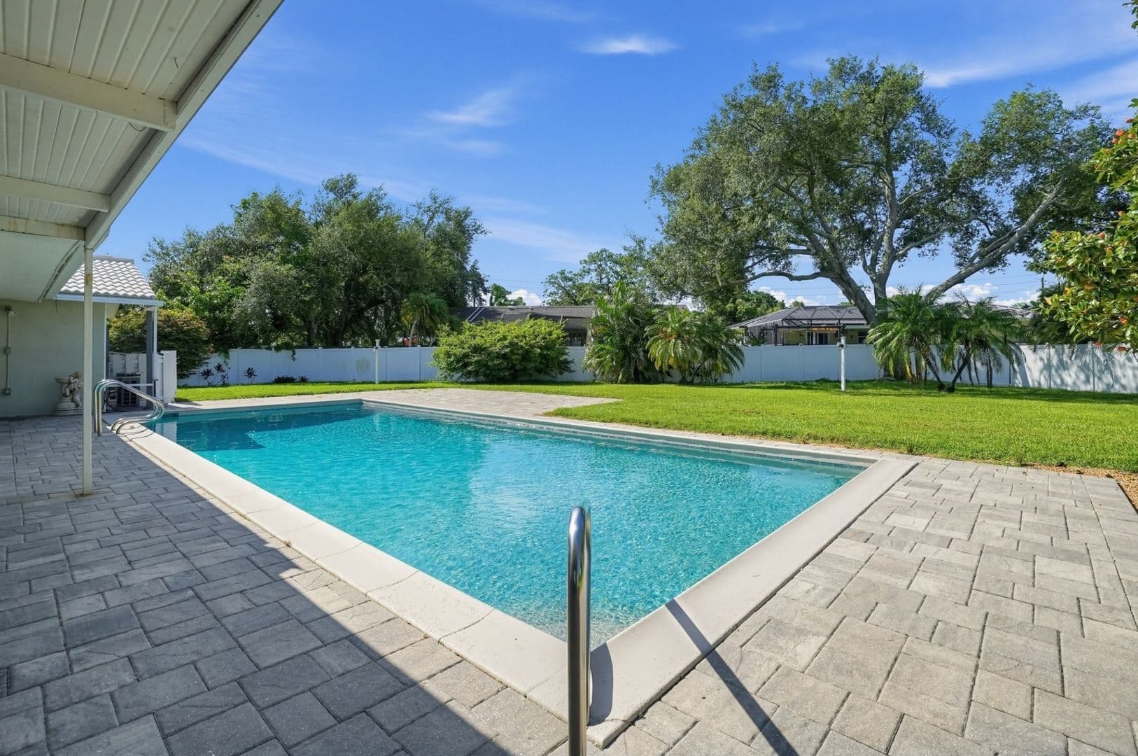 Sarasota House: 2876 Captiva Dr
