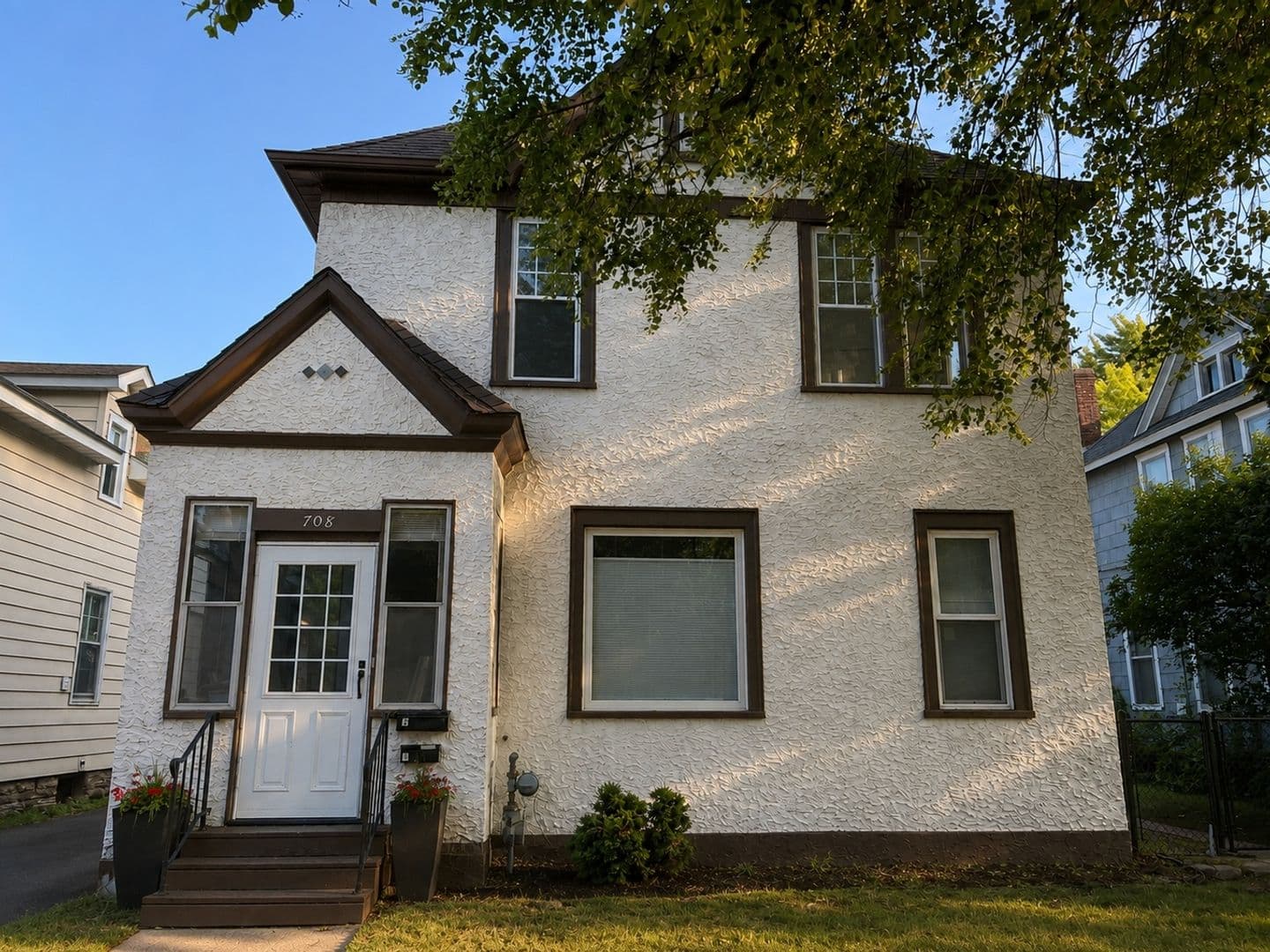 St. Paul Townhome: 708 Randolph Ave.