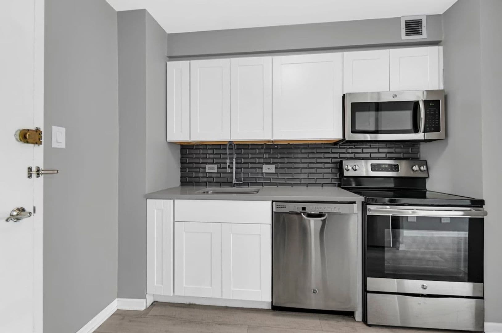 Chicago Condo: 601 E 32nd St