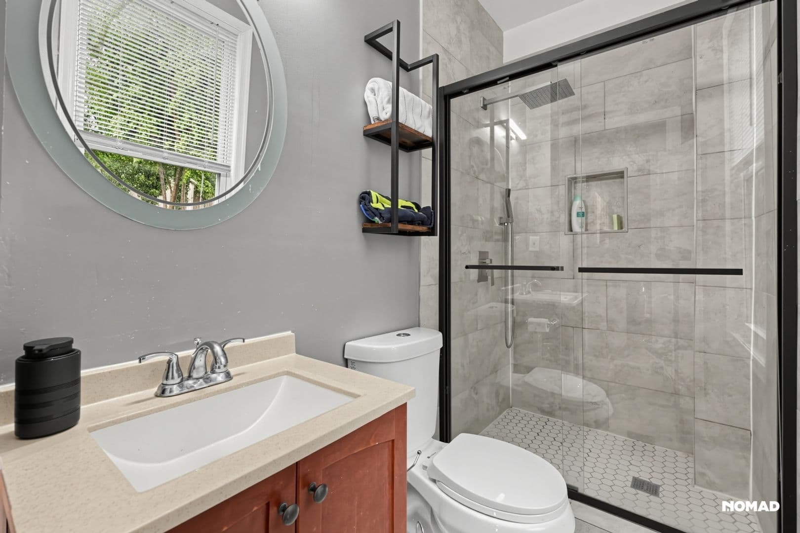 Washington House: 1627 W St SE
