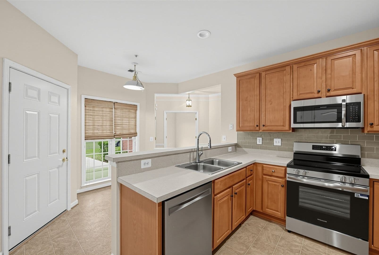 Odenton Townhome: 1504 Sapphire Ct
