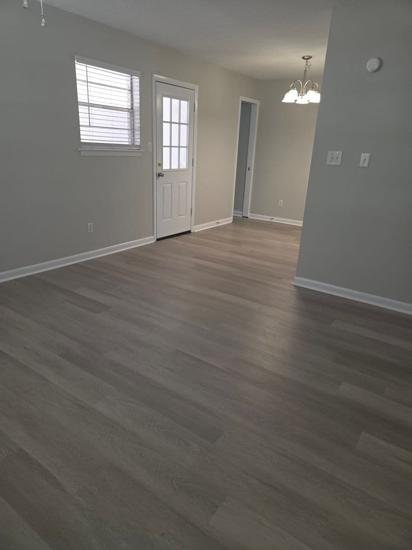 Crestview House: 503 Tall Pines St