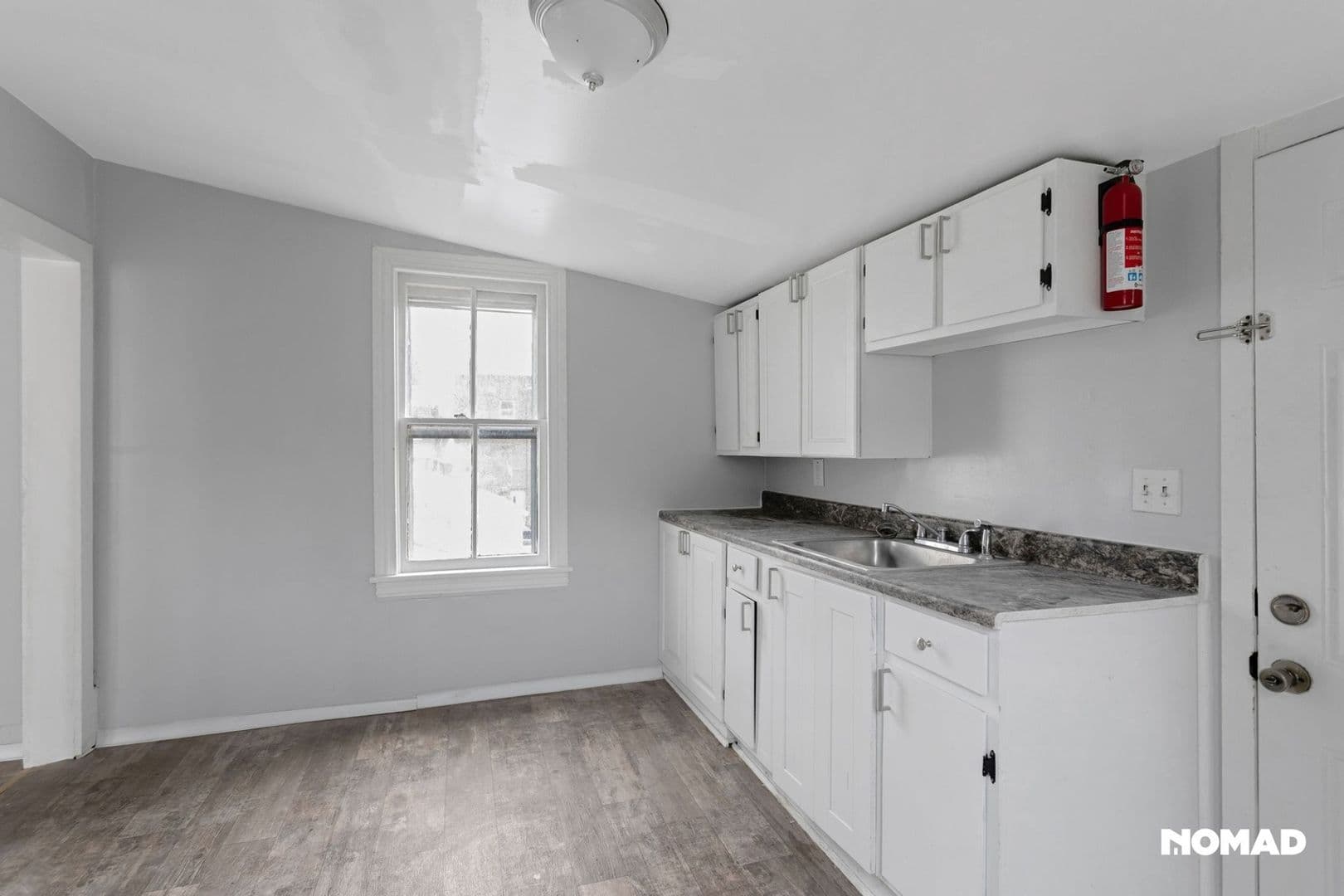 Salem Townhome: 380 E Broadway