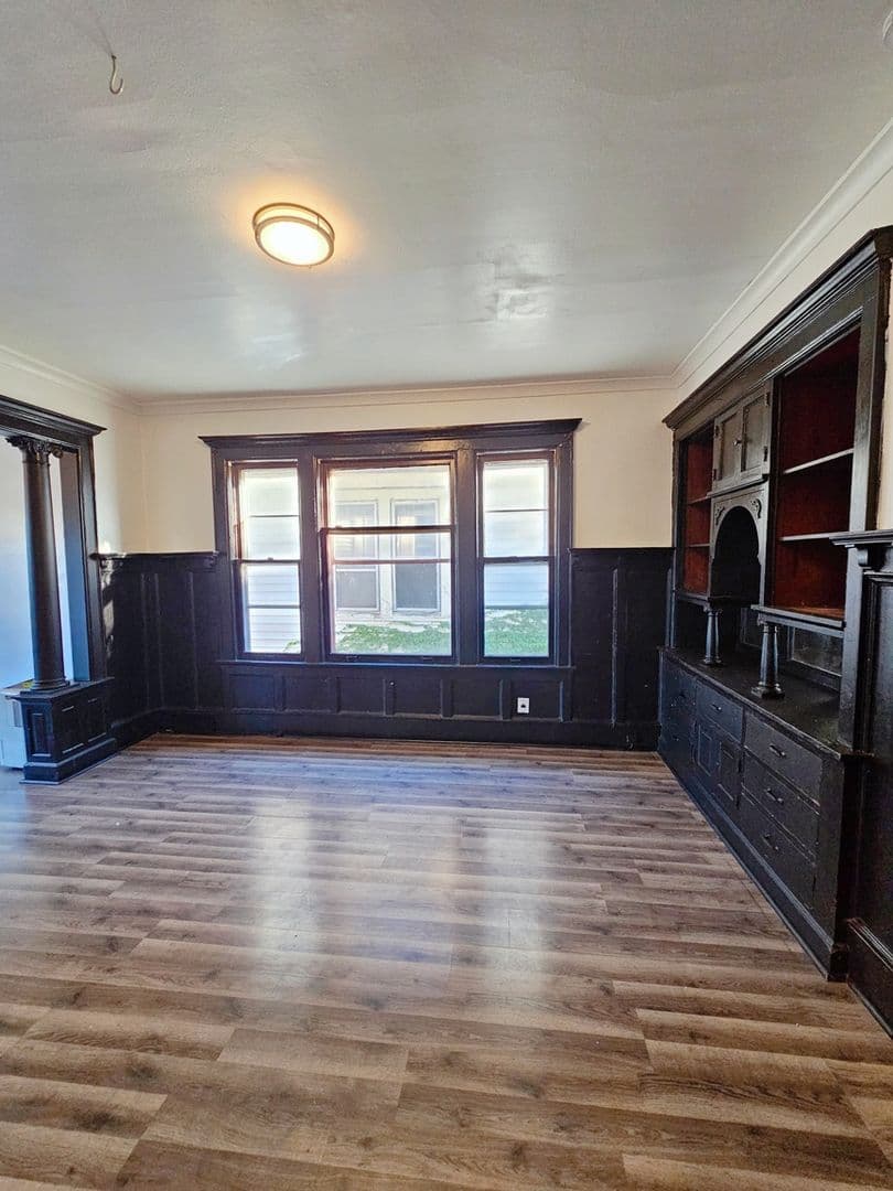 Milwaukee Townhome: 2231 N 41st St
