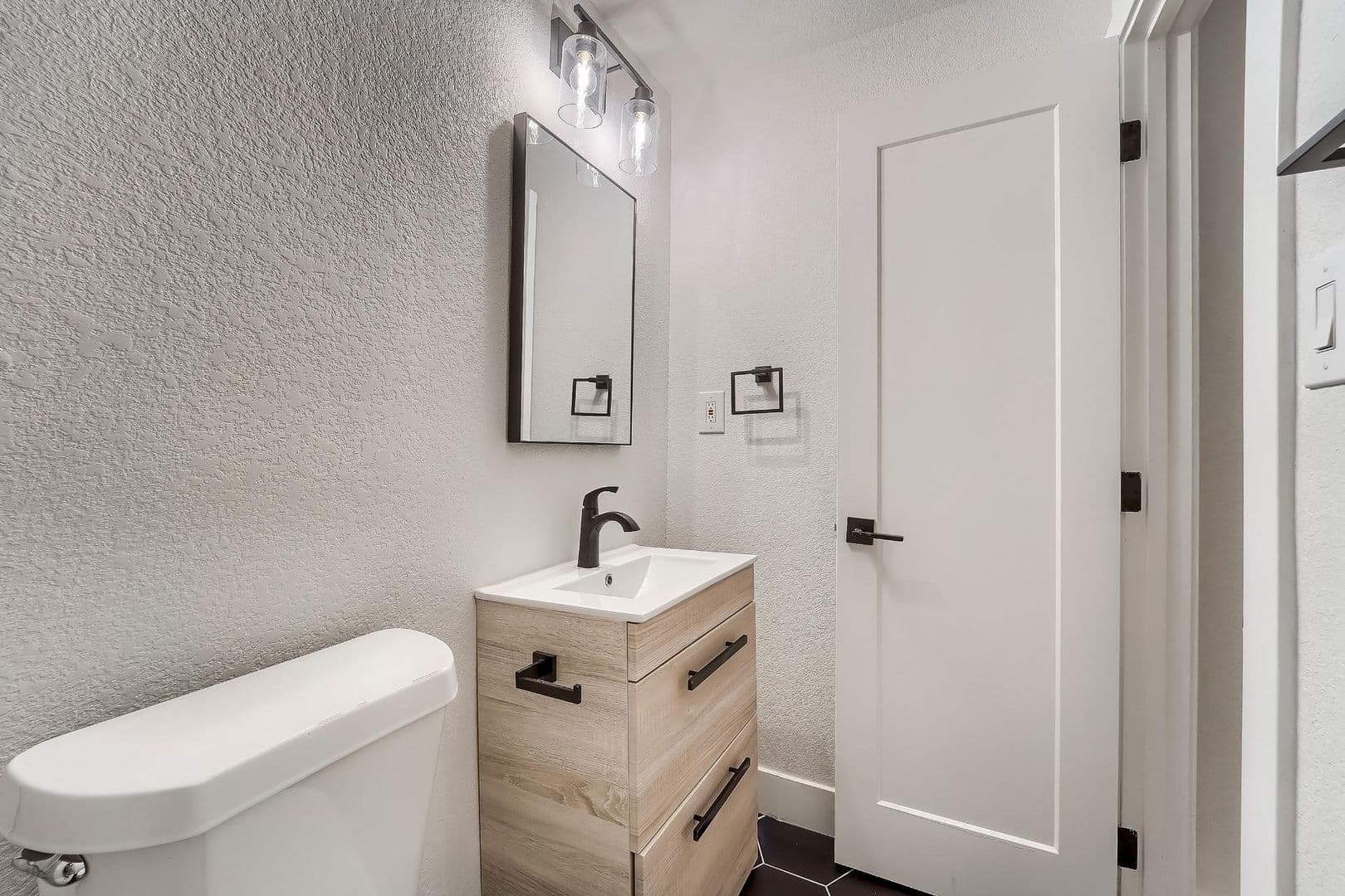 Denver House: 9923 East Exposition Avenue