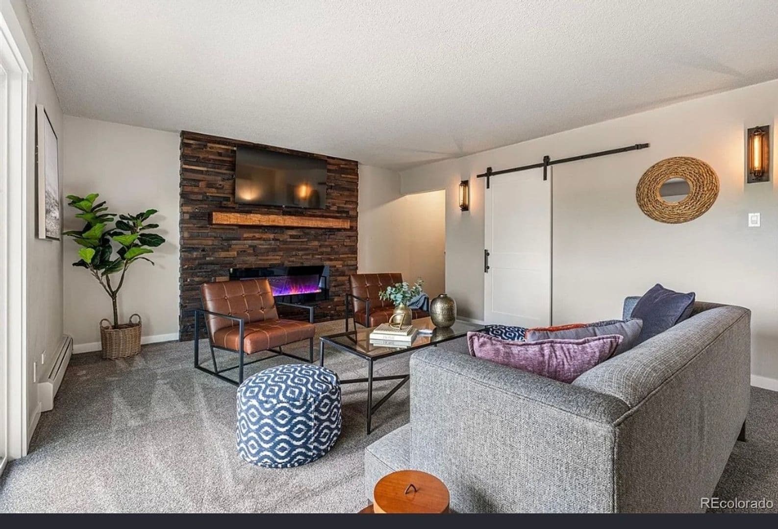 Aurora Condo: 2120 S Vaughn Way