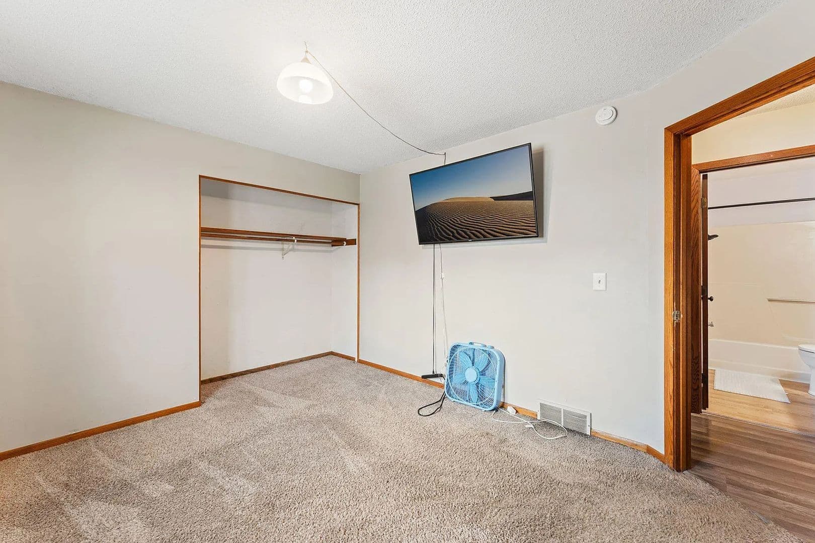 Cannon Falls House: 509 Mill St E