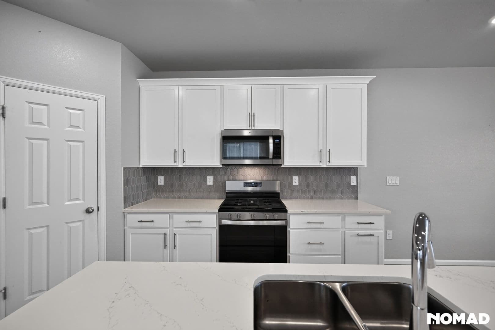 Aurora Townhome: 745 N Tempe St