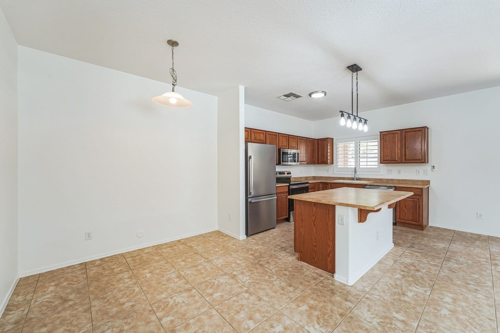 Gilbert House: 1268 E Birdland Dr