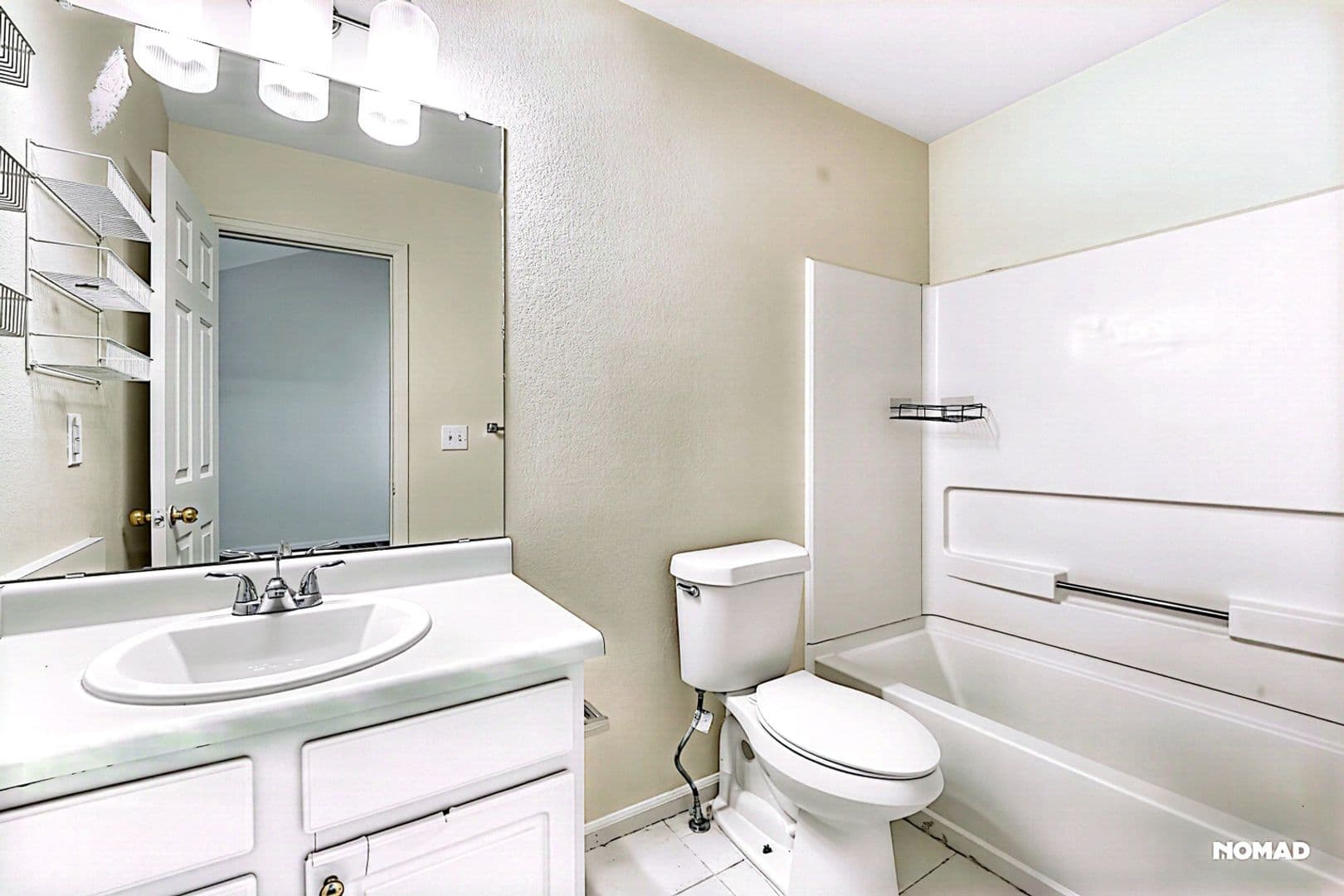 Aurora House: 1533 S Buckley Way