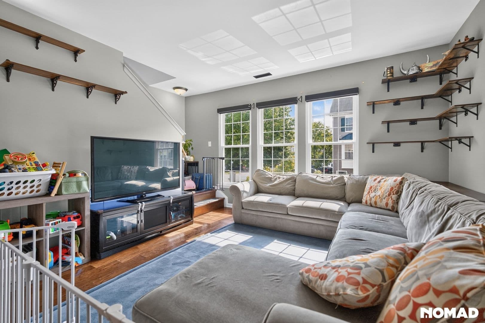 Sterling House: 22996 Fontwell Sq