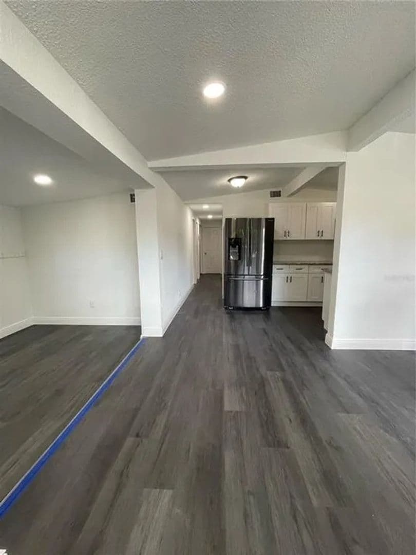 Tampa House: 8403 N Semmes St