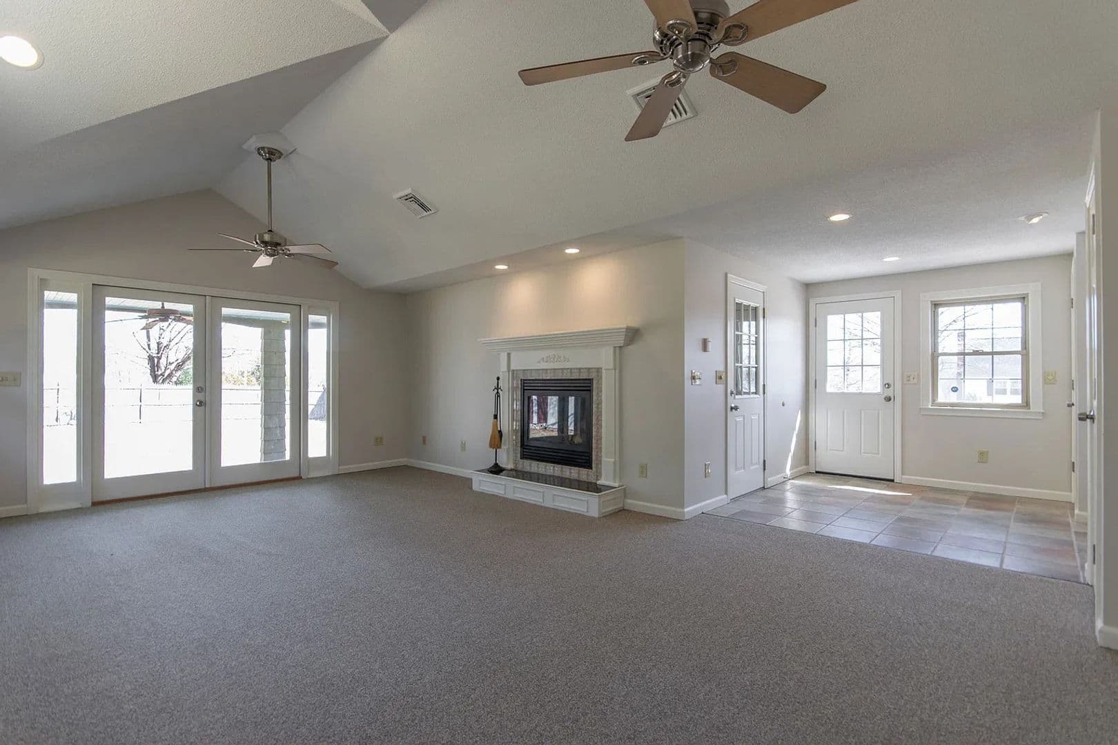 East Longmeadow House: 8 Ainslie Dr