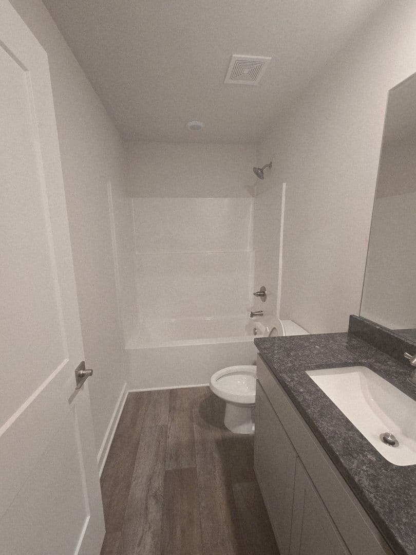 Union City House: 3416 Stonewall Ct