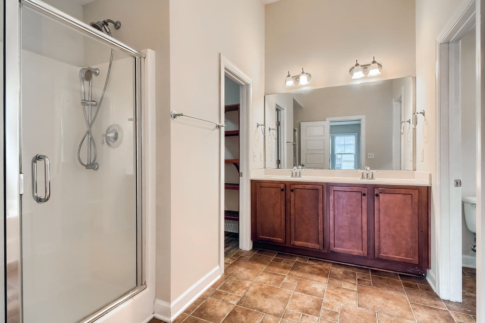 Morrisville House: 202 Roundhouse Lane