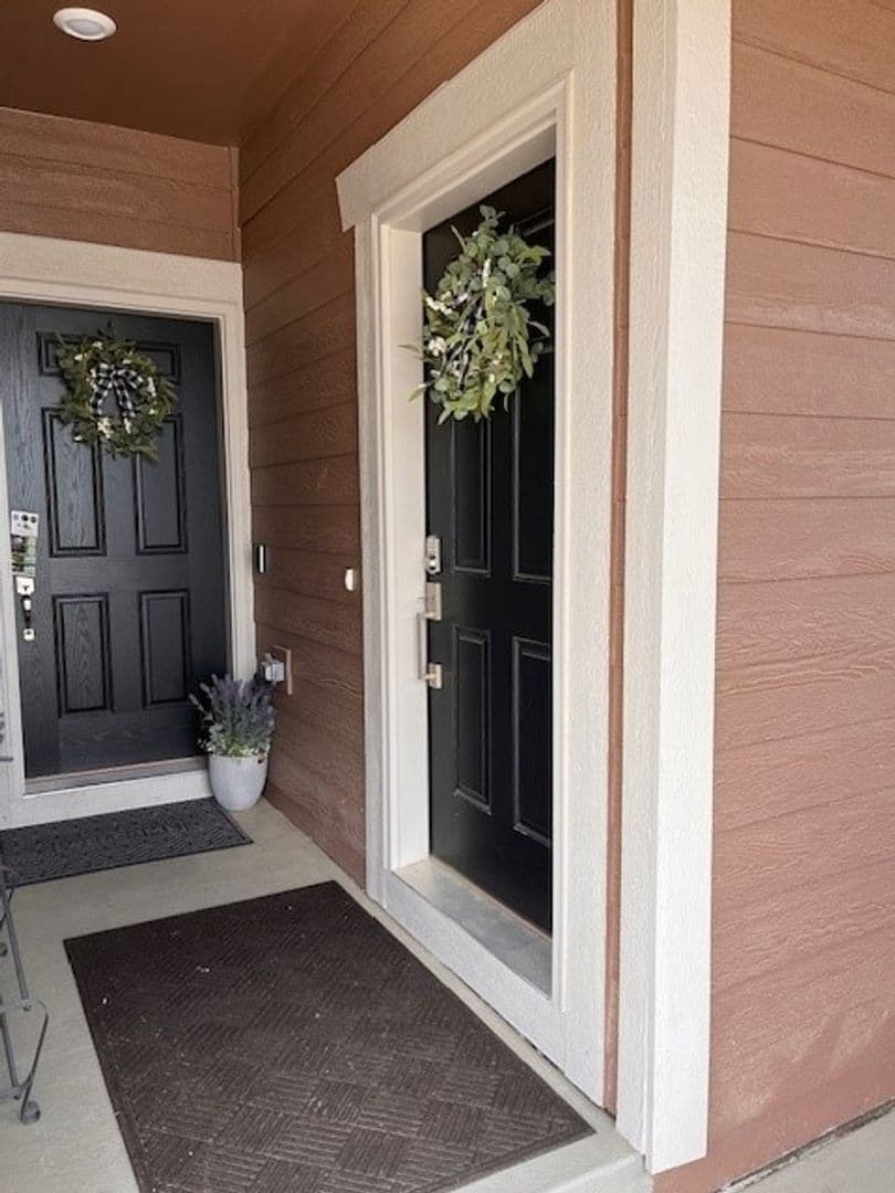 Longmont House: 5435 Inland Ave