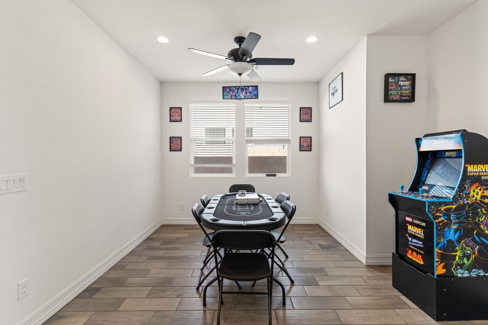 Surprise House: 10997 N Hershey St
