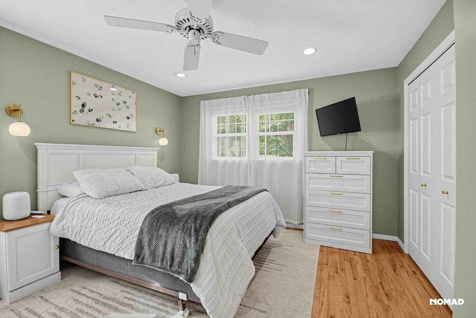 Newington House: 80 Knollwood Rd