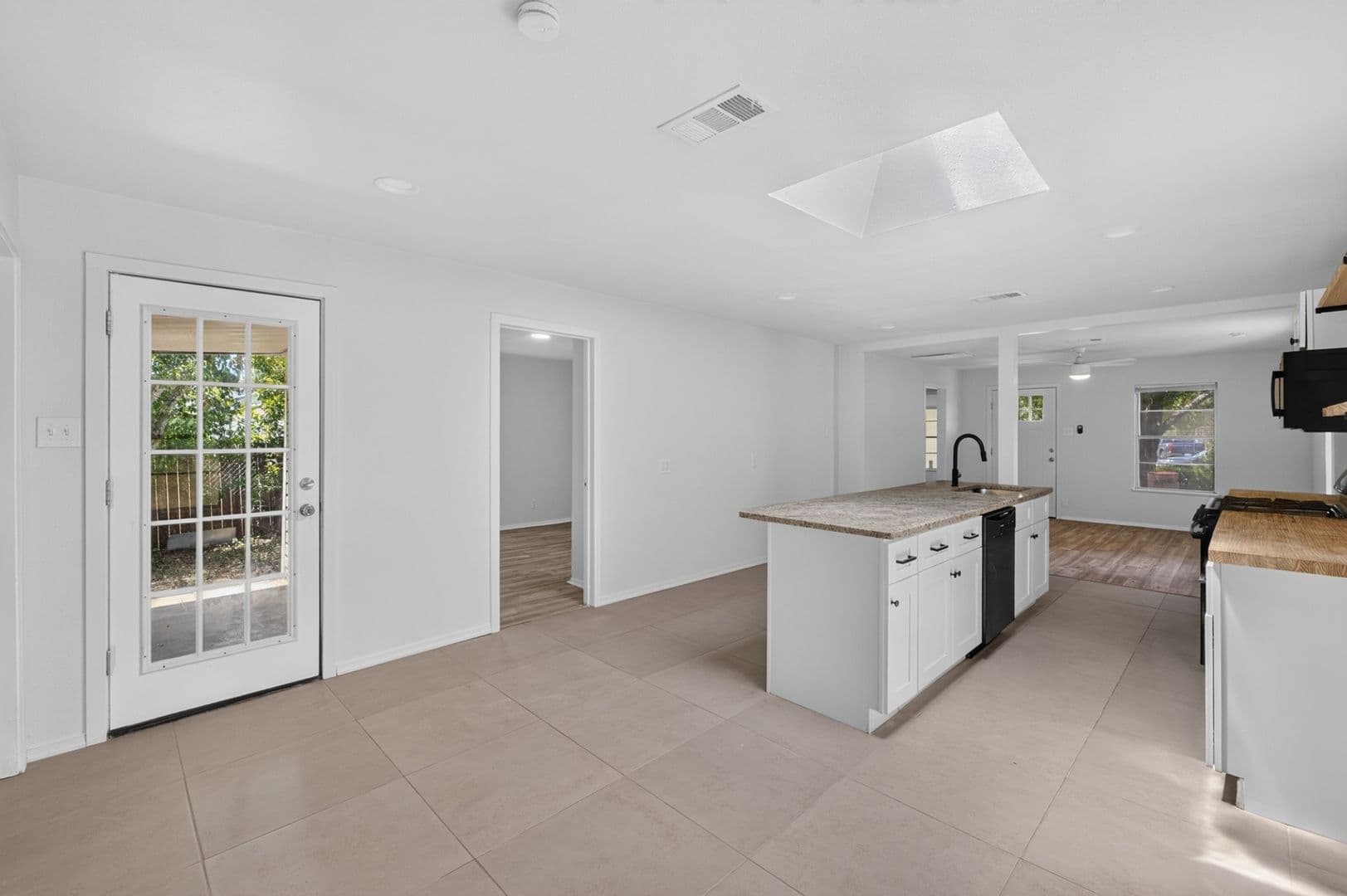San Antonio House: 2906 Christian Dr