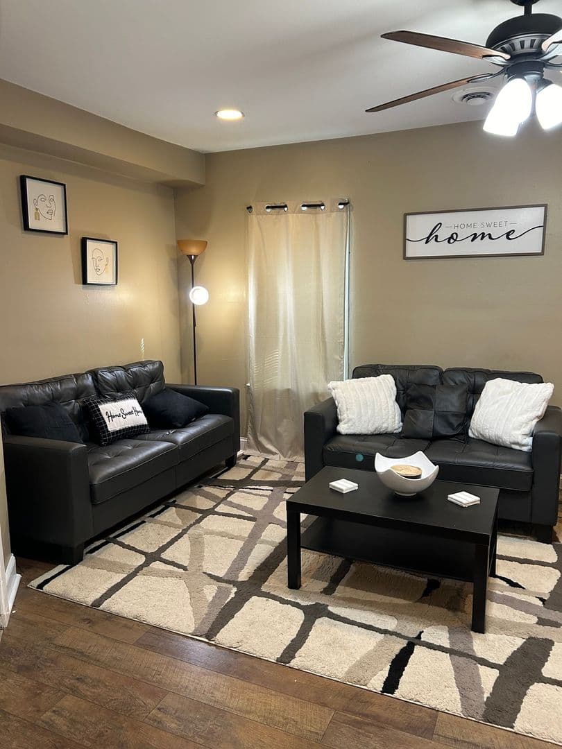 Wilimington Townhome: 1103 W 7th St