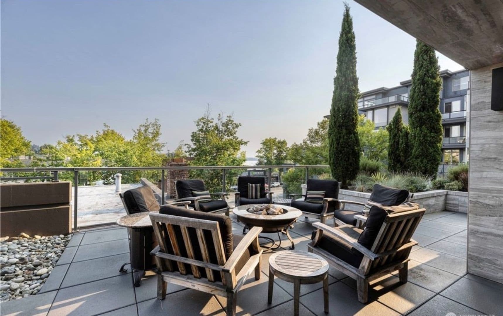 Kirkland Condo: 220 1st St
