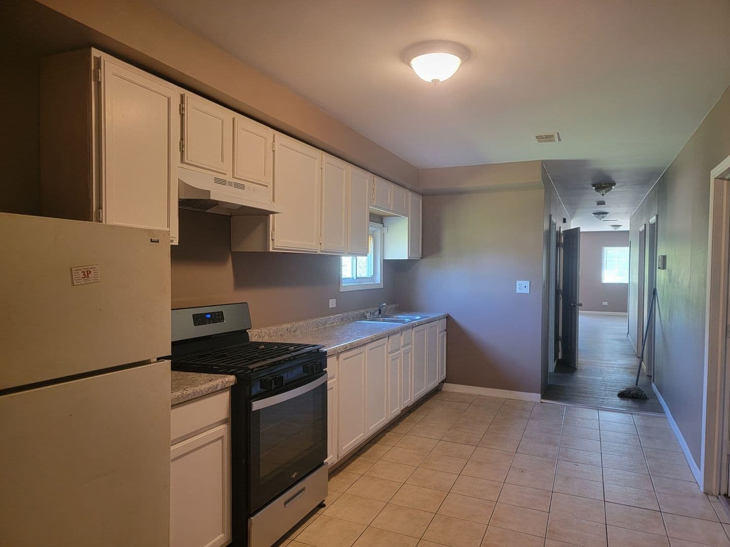 Harvey Townhome: 14802 Cooper Ave