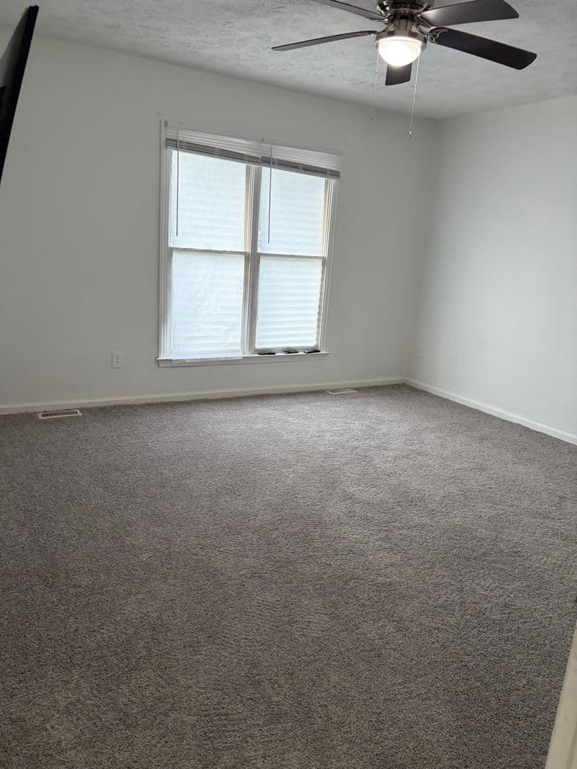 Fayetteville House: 3323 Scotty Hill Rd