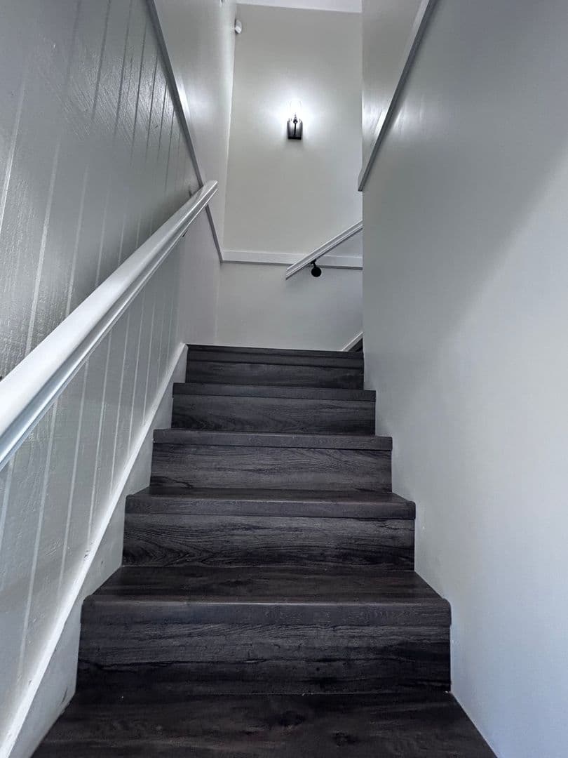 Columbia House: 3700 Cairnbrook Ct