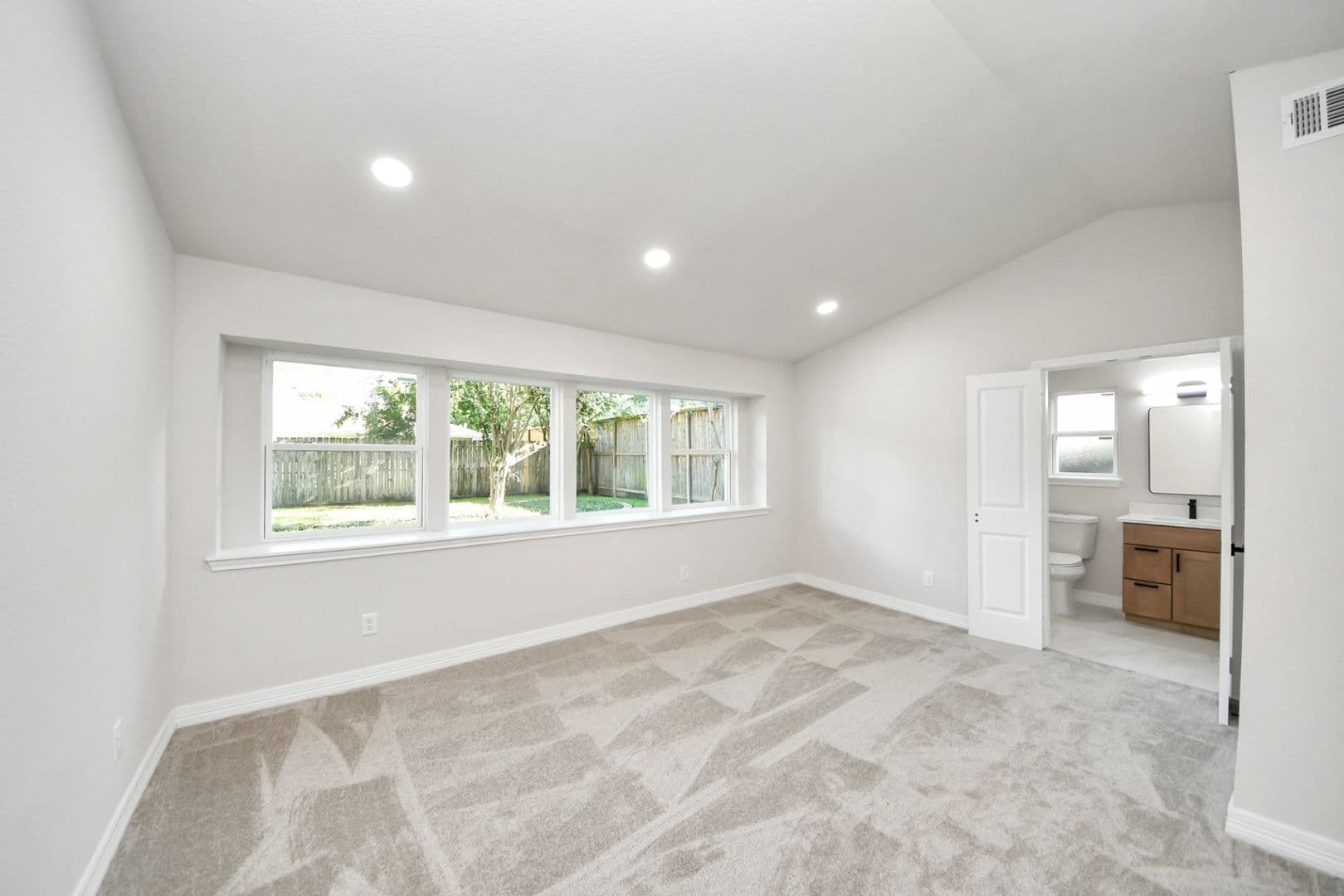 Houston House: 10806 Olympia Dr