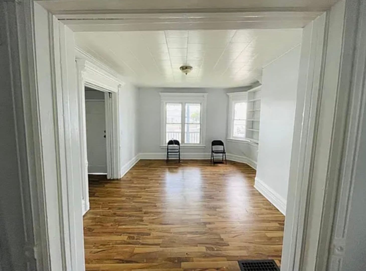 Buffalo Townhome: 327 Hampshire St