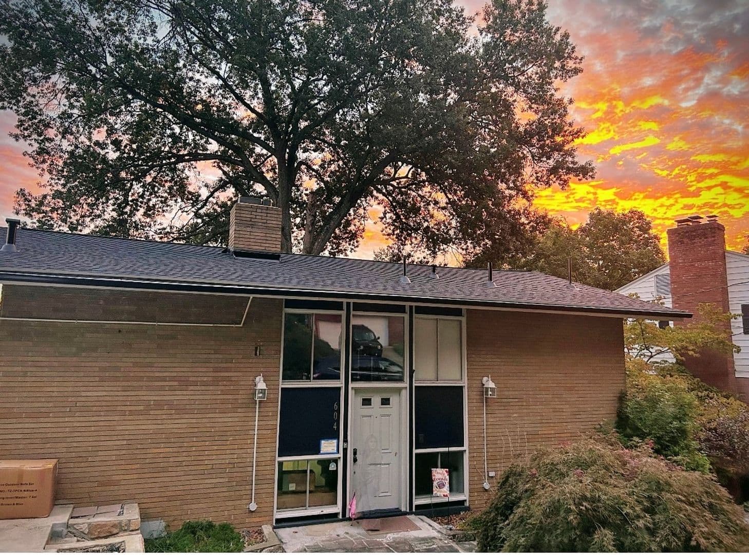 Charleston House: 604 Bendview Dr