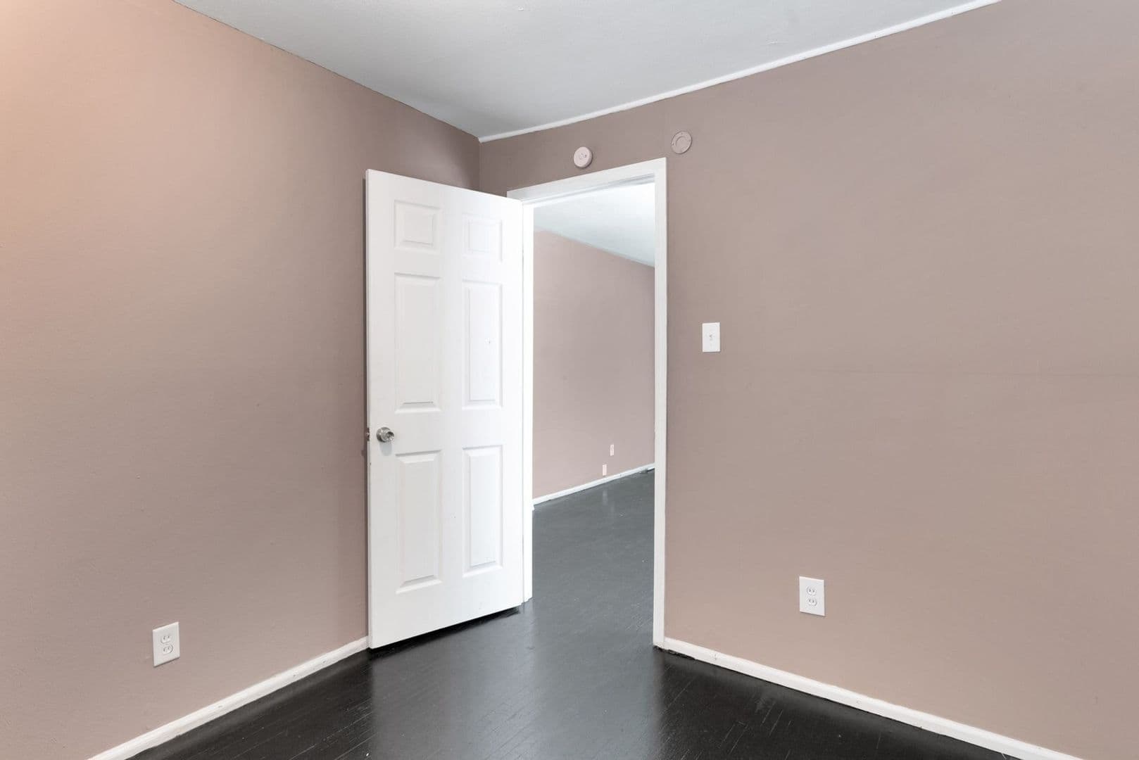 Saint Louis House: 300 Estridge Rd