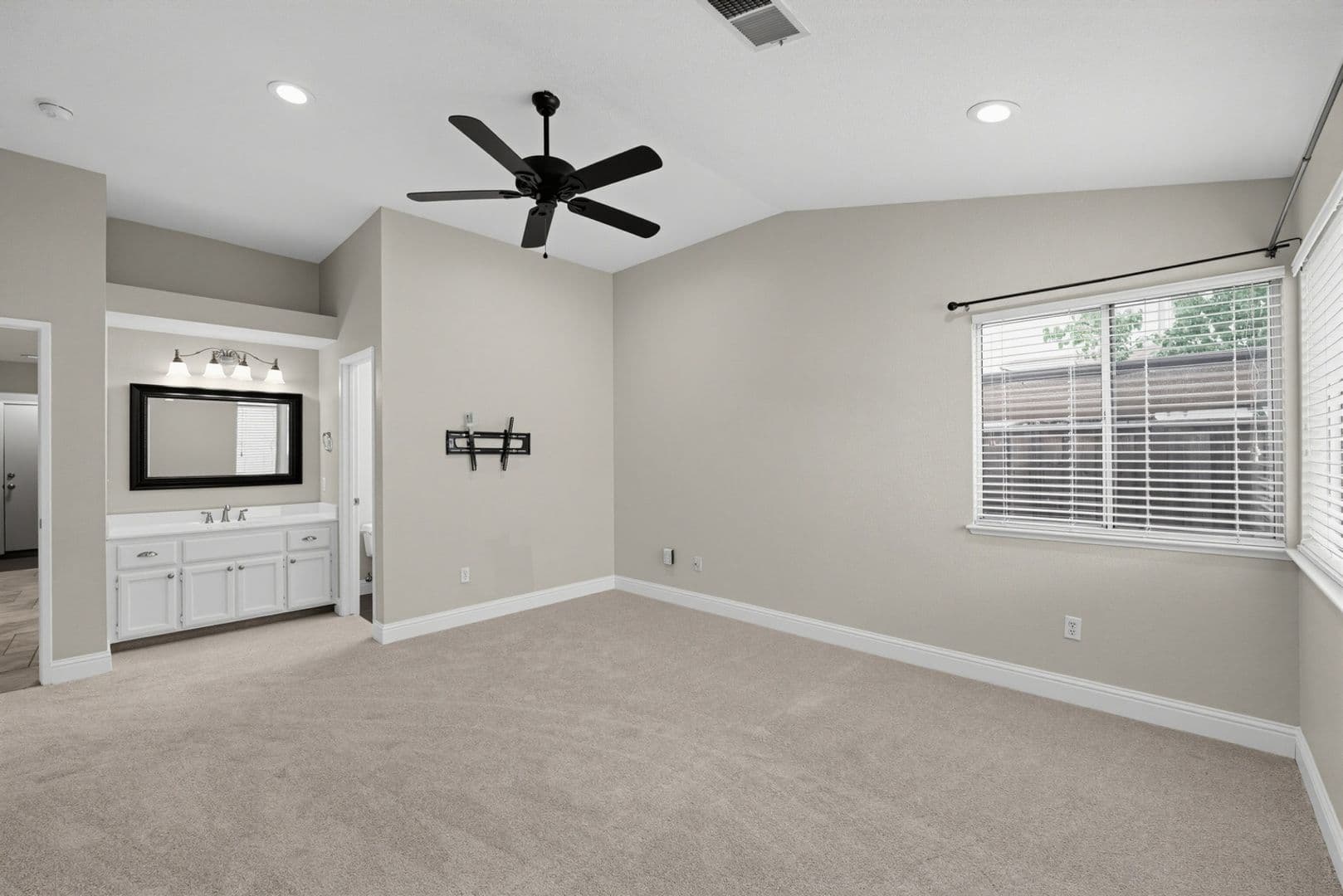 Oakley House: 1713 Fairhaven Ct