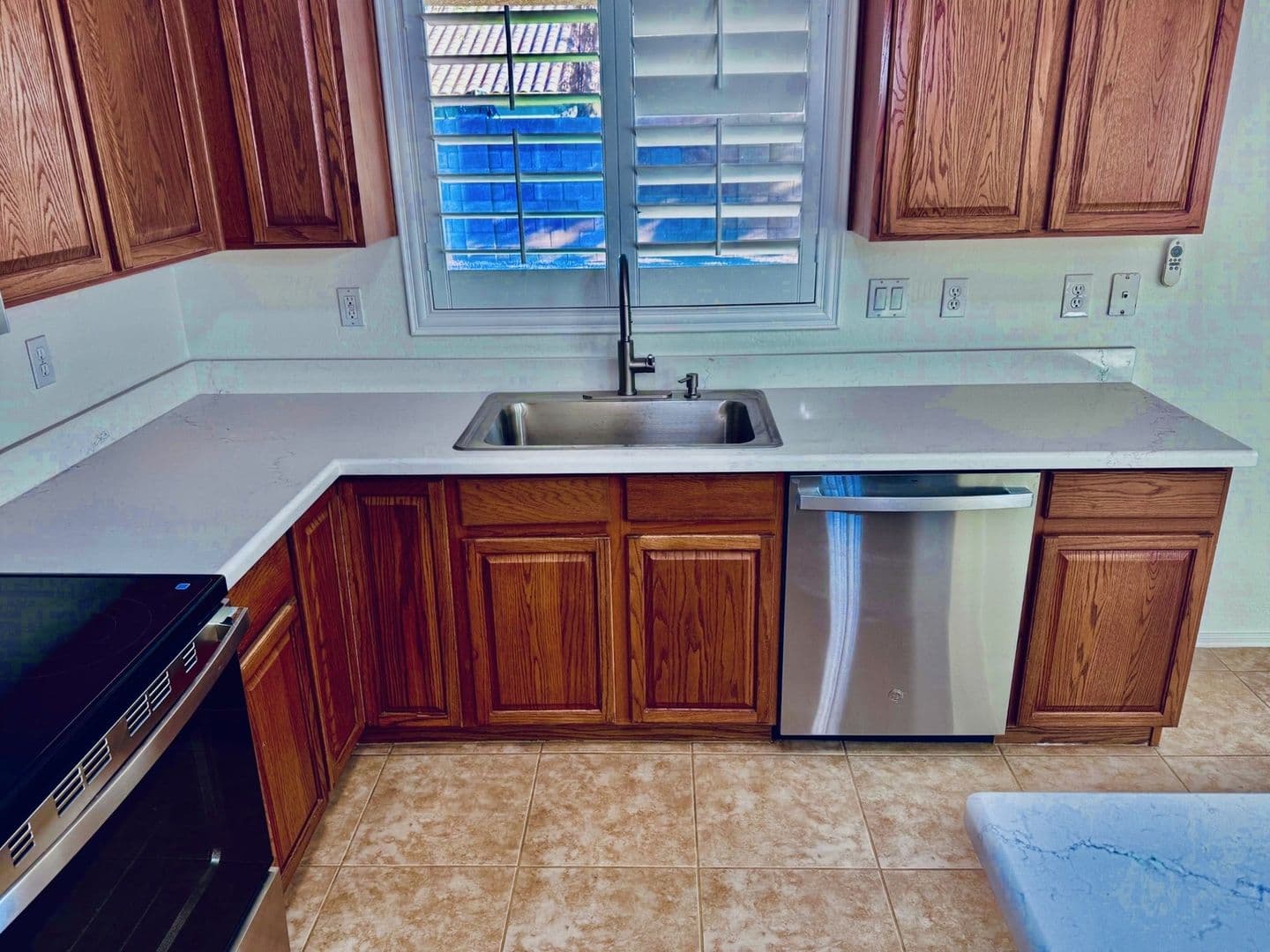 Gilbert House: 1268 E Birdland Dr