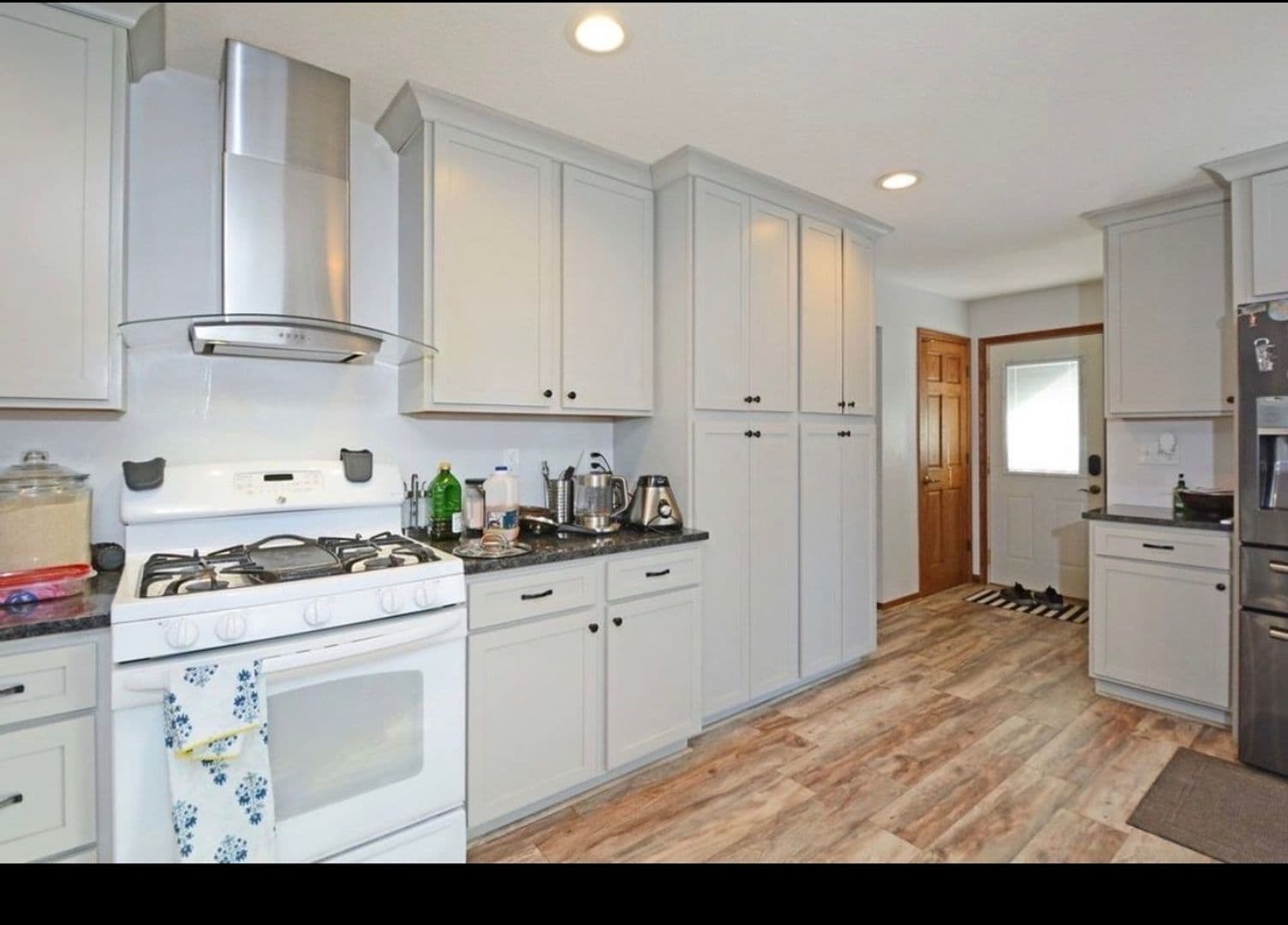 Prior Lake House: 17742 Fairlawn Ave